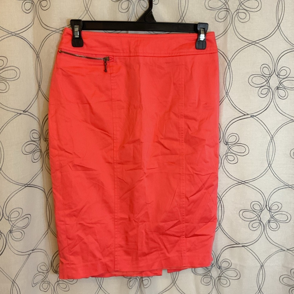 Women's Mossimo Coral Skirt,‎ Zip Pocket, Knee Length, Pencil Cut Size 2
